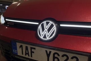 Itálie začala pokutovat oblíbený detail na autě, který má většina nových modelů. Jinde v Evropě přitom nikomu nevadí